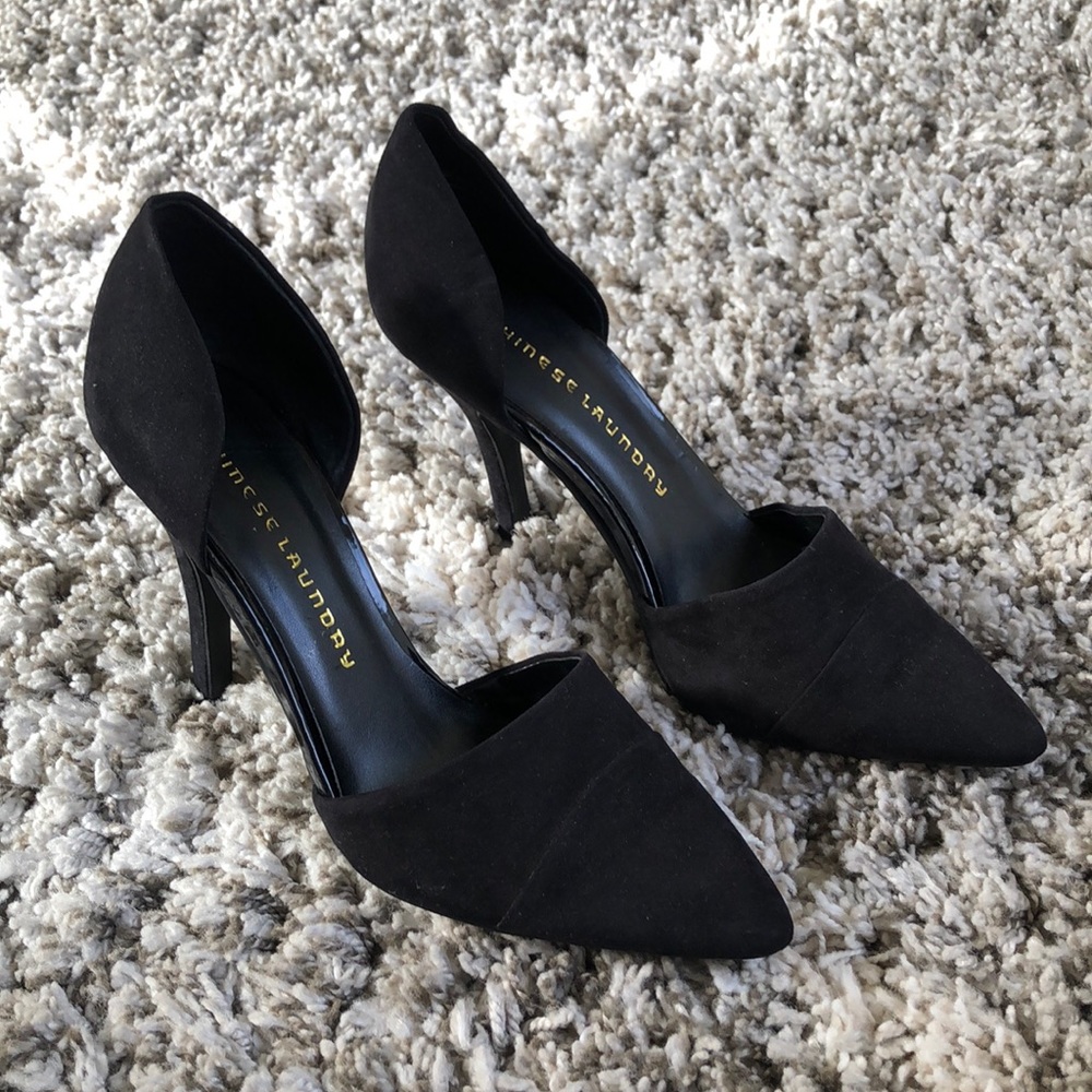 Chinese Laundry black pointed toe kitten heel, size 9